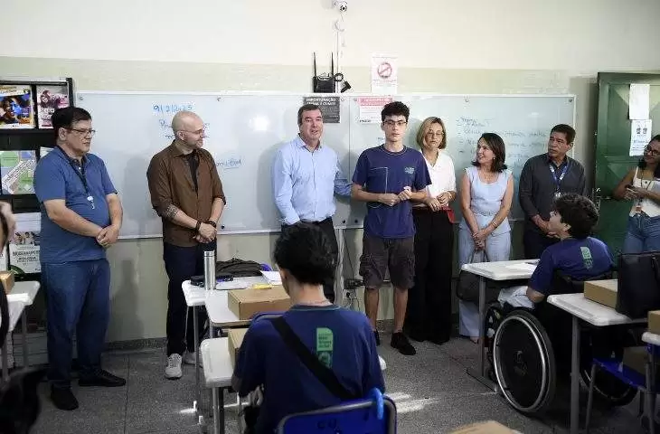 Riedel dá boas-vindas aos 180 mil alunos no início do ano letivo nas 352 escolas da rede estadual