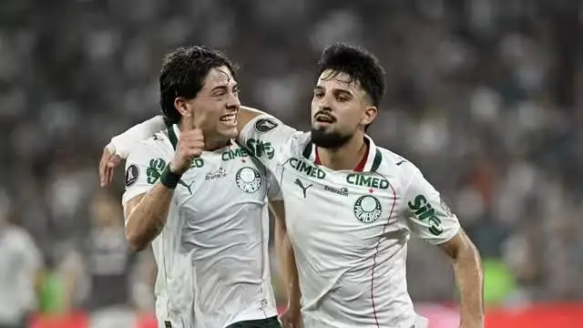 Palmeiras bate Fluminense no Maracanã e leva vantagem para semifinal em casa