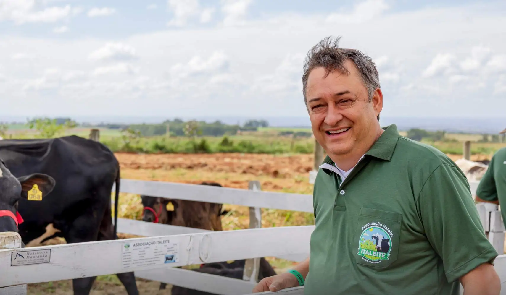 Prefeito de São Gabriel do Oeste anuncia perfuração de poço, playground e caminhão para agricultura familiar