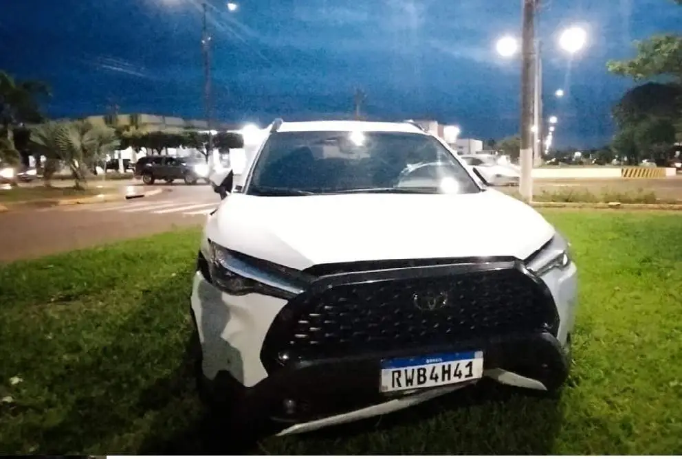 Fuga e danos materiais marcam acidente entre Corolla e Ônix em São Gabriel do Oeste