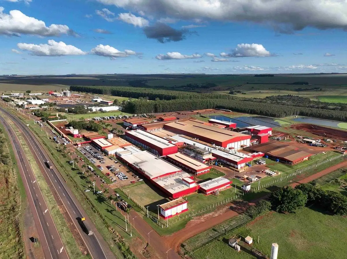 Com investimento de R$ 350 milhões, Aurora Coop amplia frigorífico em São Gabriel do Oeste
